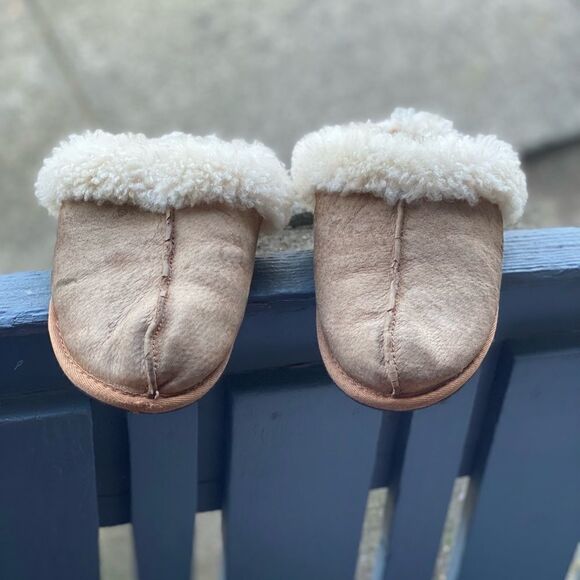 UGG® Women’s Chestnut Brown Suede Slip on Mule Slippers Sz 8 - Picture 10 of 10